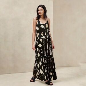 Banana Republic Elegant Black and Cream Maxi Dress​​